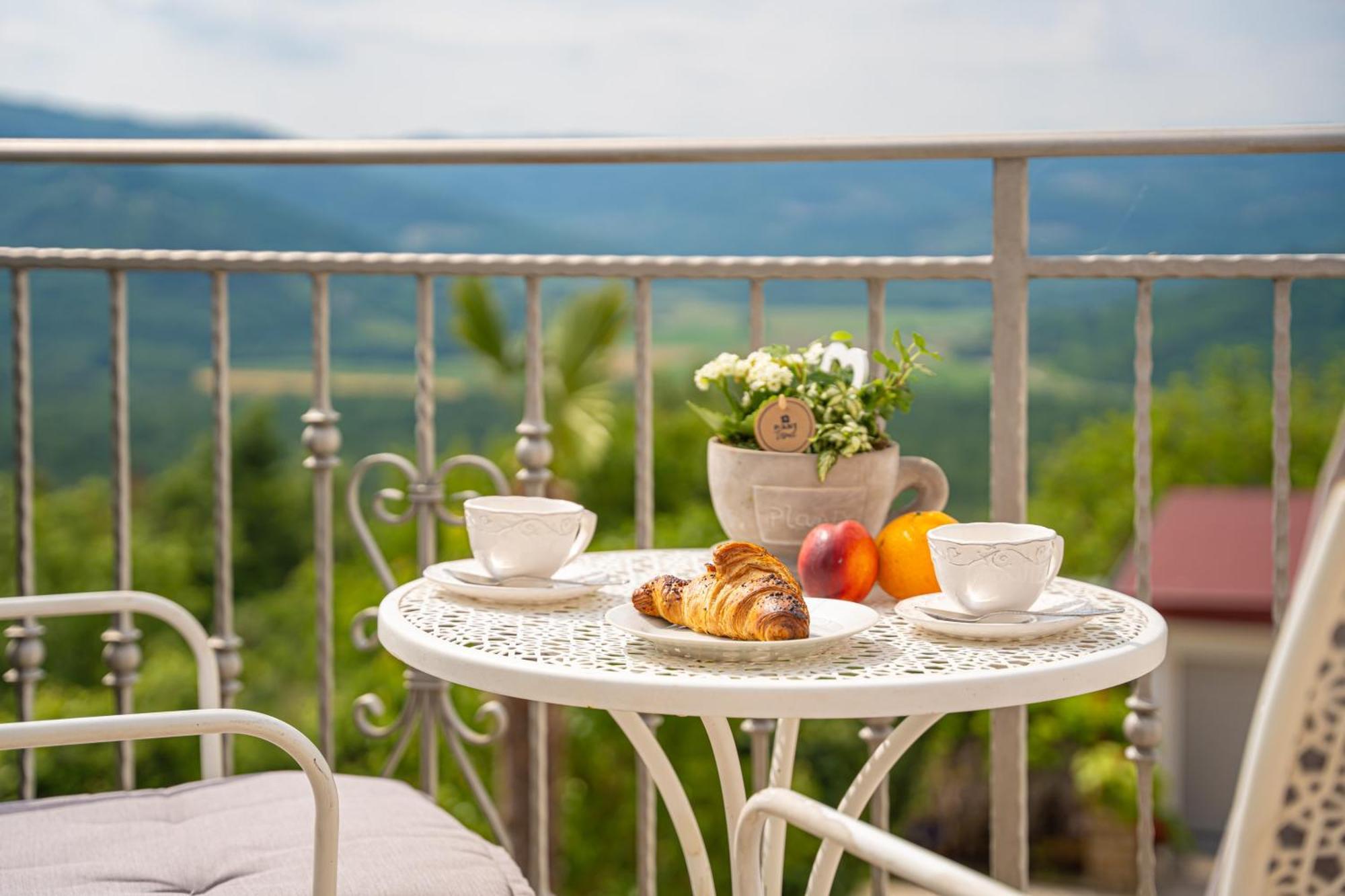 Holiday Home Belveder Motovun Livade Eksteriør billede