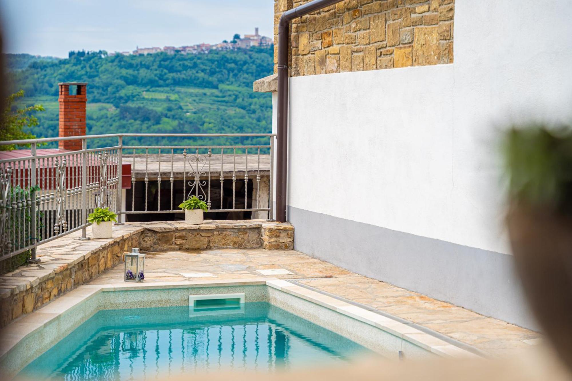 Holiday Home Belveder Motovun Livade Eksteriør billede