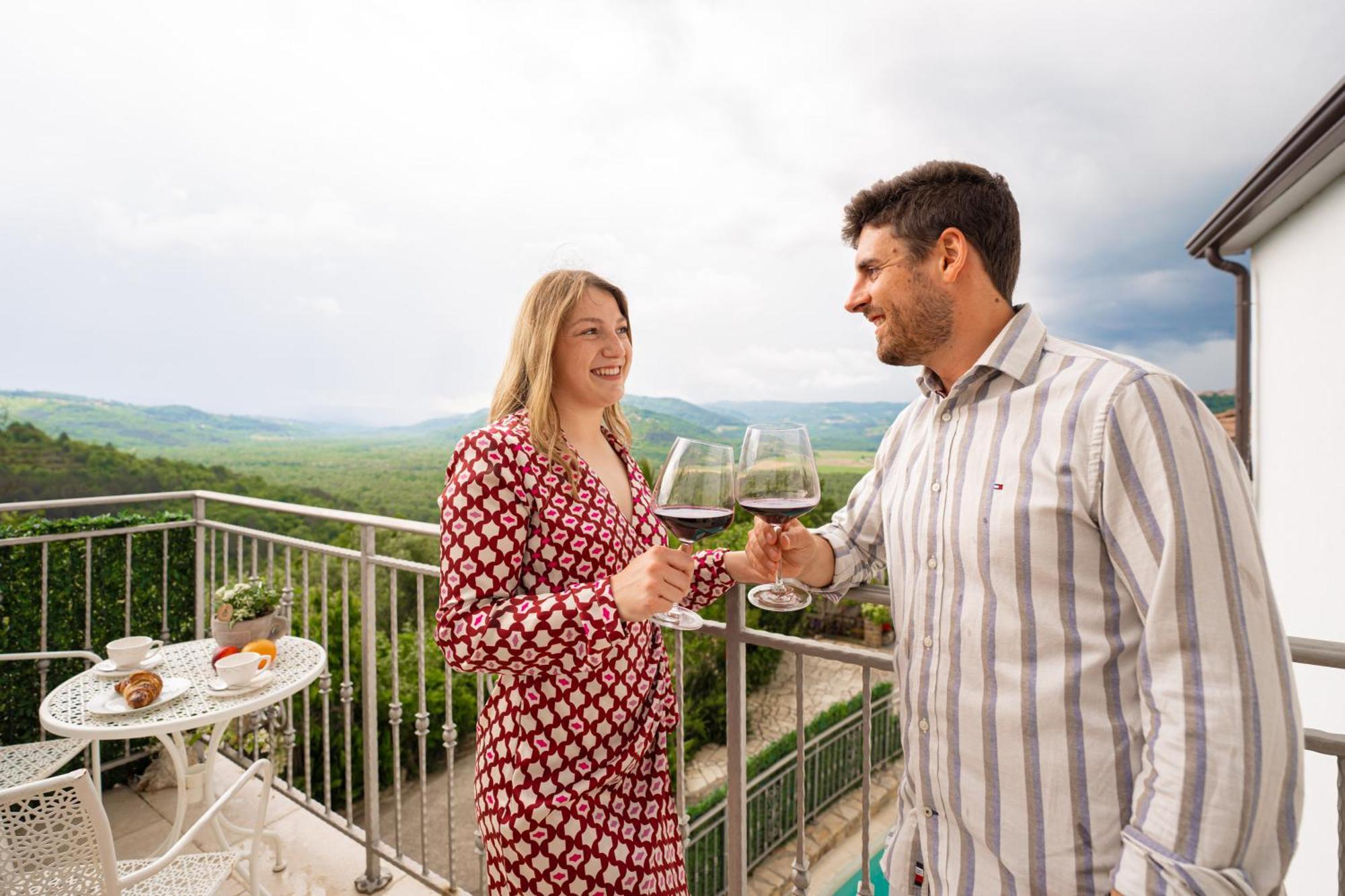Holiday Home Belveder Motovun Livade Eksteriør billede