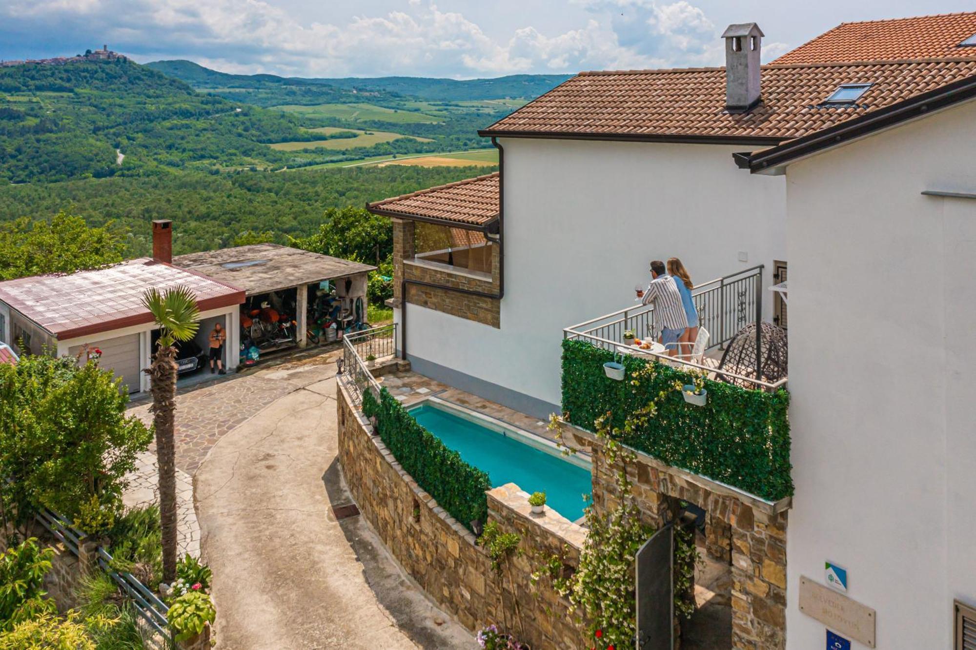 Holiday Home Belveder Motovun Livade Eksteriør billede