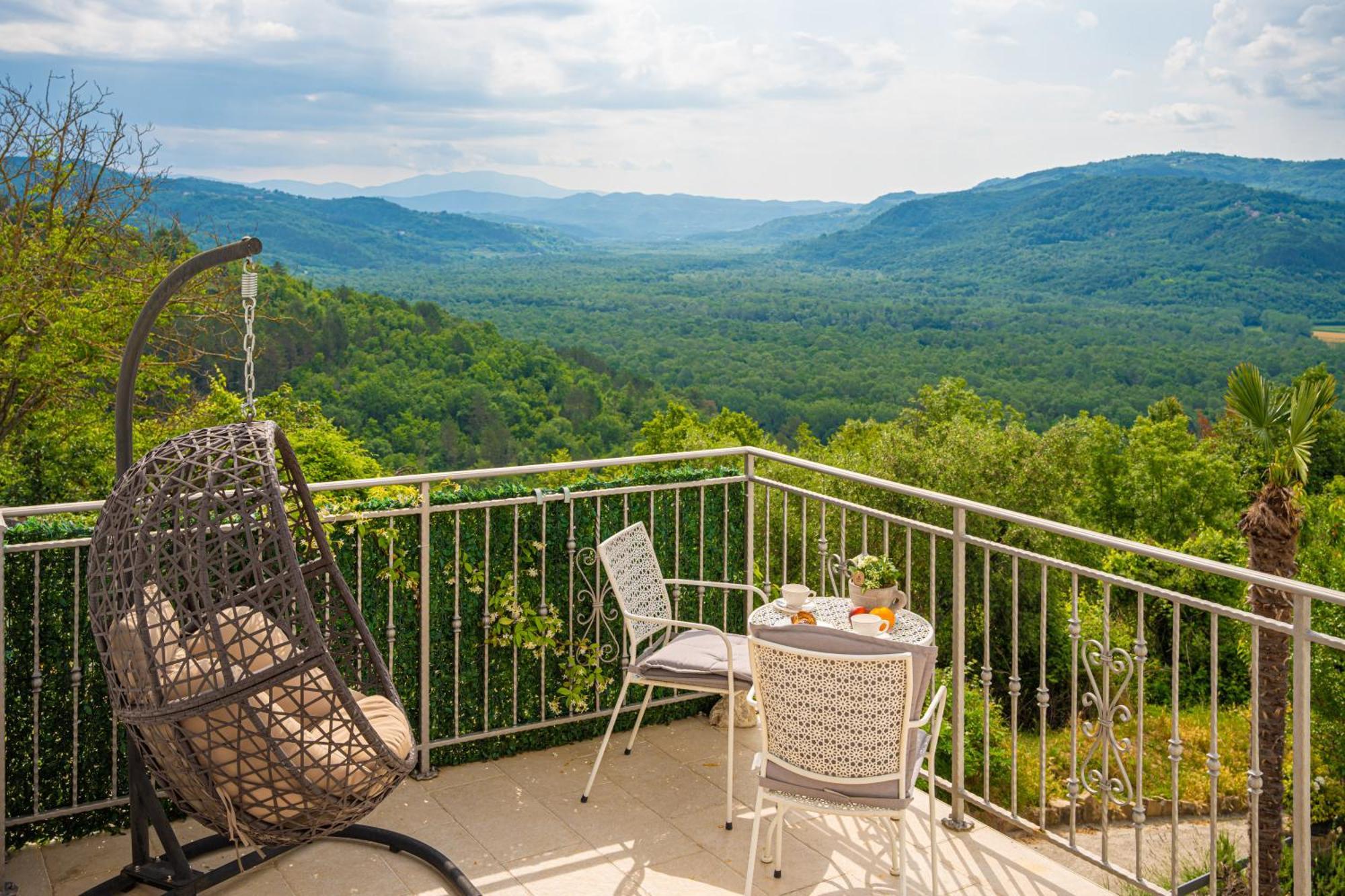 Holiday Home Belveder Motovun Livade Eksteriør billede